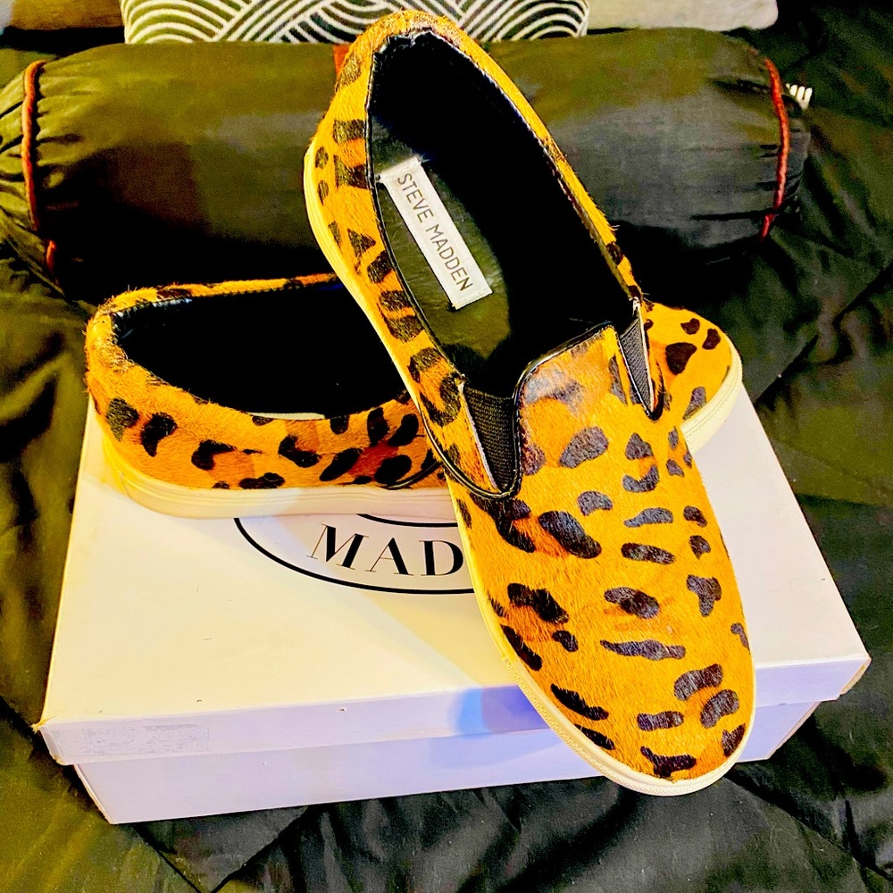 Steve Madden Women’s slip on shoes